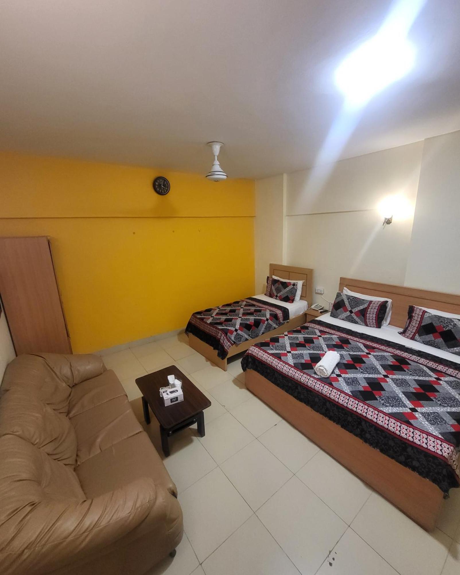 Hotel Rooms Dha Karaçi Dış mekan fotoğraf